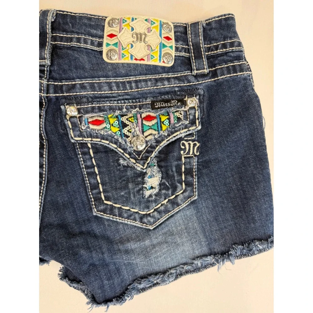 Miss Me Signature Aztec Embroidered Sequin Denim Shorts Dark Wash Size 30